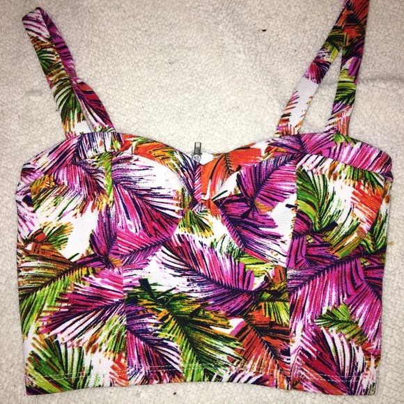 Lily White floral/tropical crop top - Picture 4 of 5